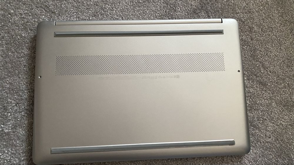 Ноутбук HP dy4038nr i7 16gb