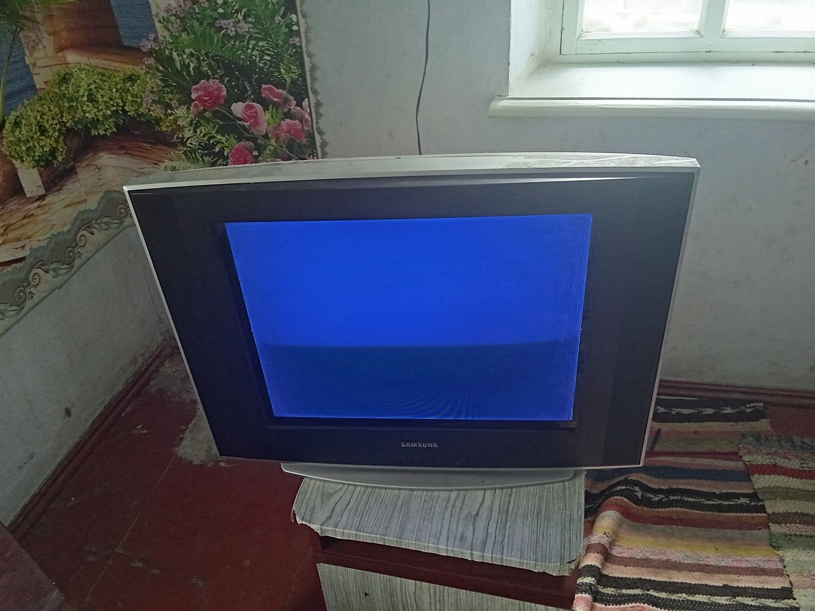 Продам цвітний телевізор
