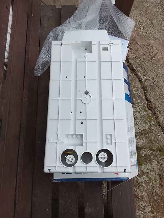 Elektryczny przepływowy podgrzewacz wody