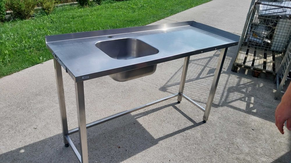 Stół ze stali ze zlewem 156 x 60 x 95 cm