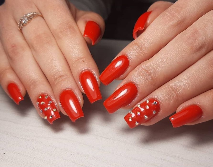 Манікюр,нарощення (не дорого)