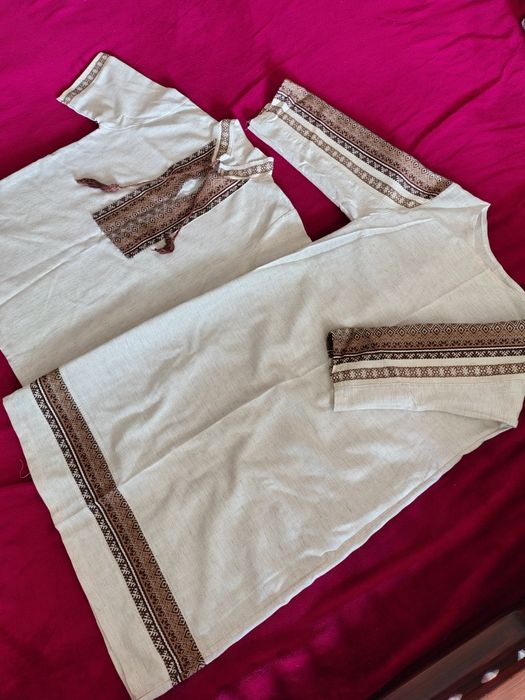 Продам дві дуже гарні вишиванки  - дитяча рубашка і жіноча сукня.