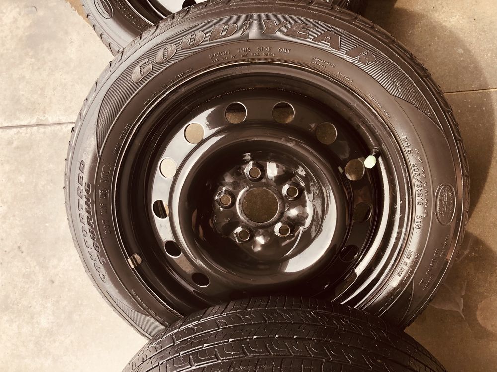 Диски металеві VAG r16 5*112 з гумою