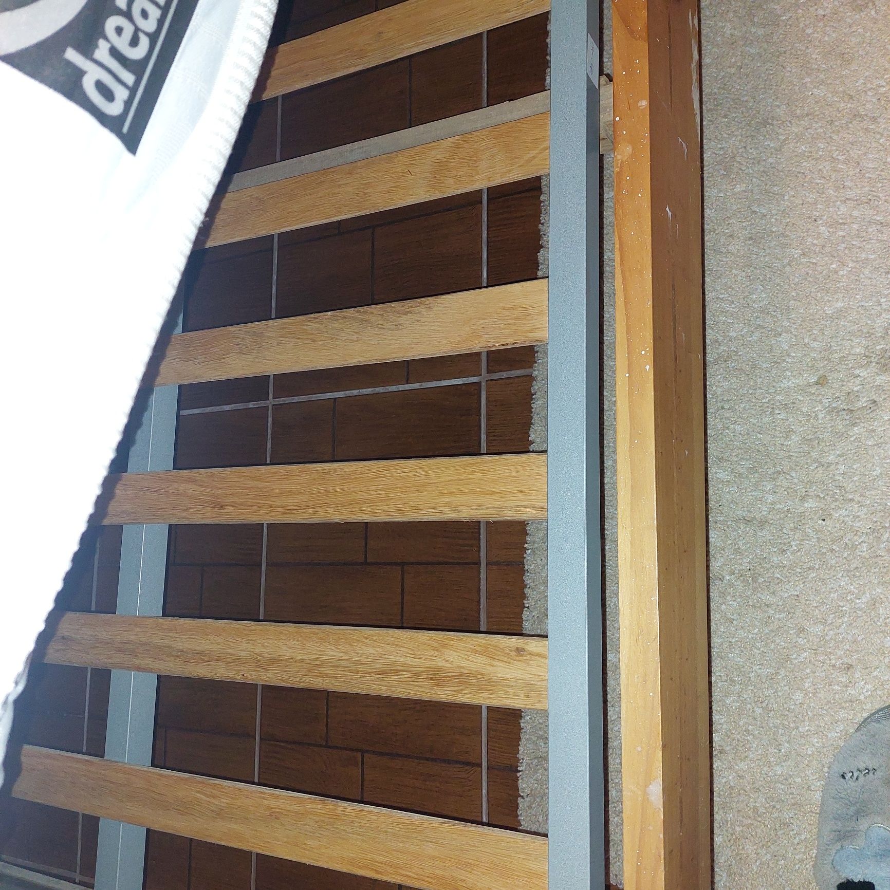Cama de casal pinho com colchão e estrado