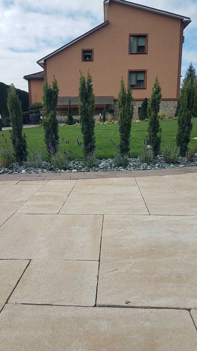 Укладання бруківки укладка тротуарної плитки Львів