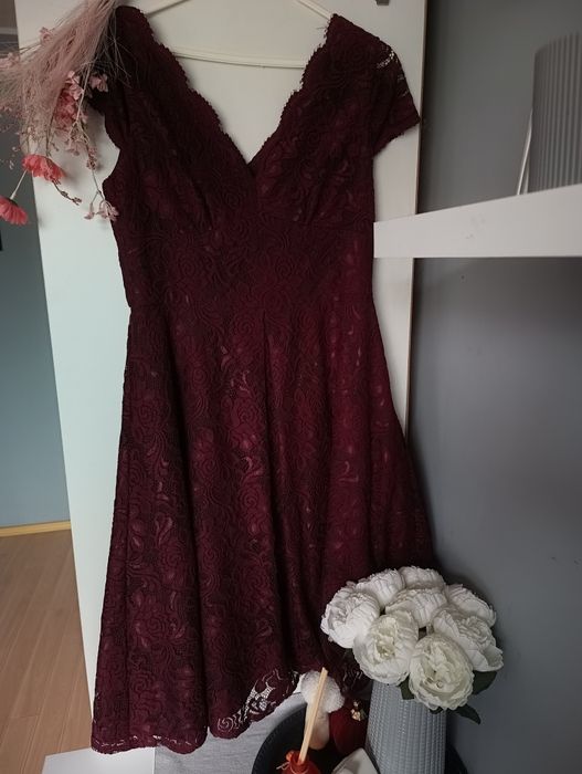 Sukienka Jolie moi śliwkowa koronkowa taliowana weselna L balowa