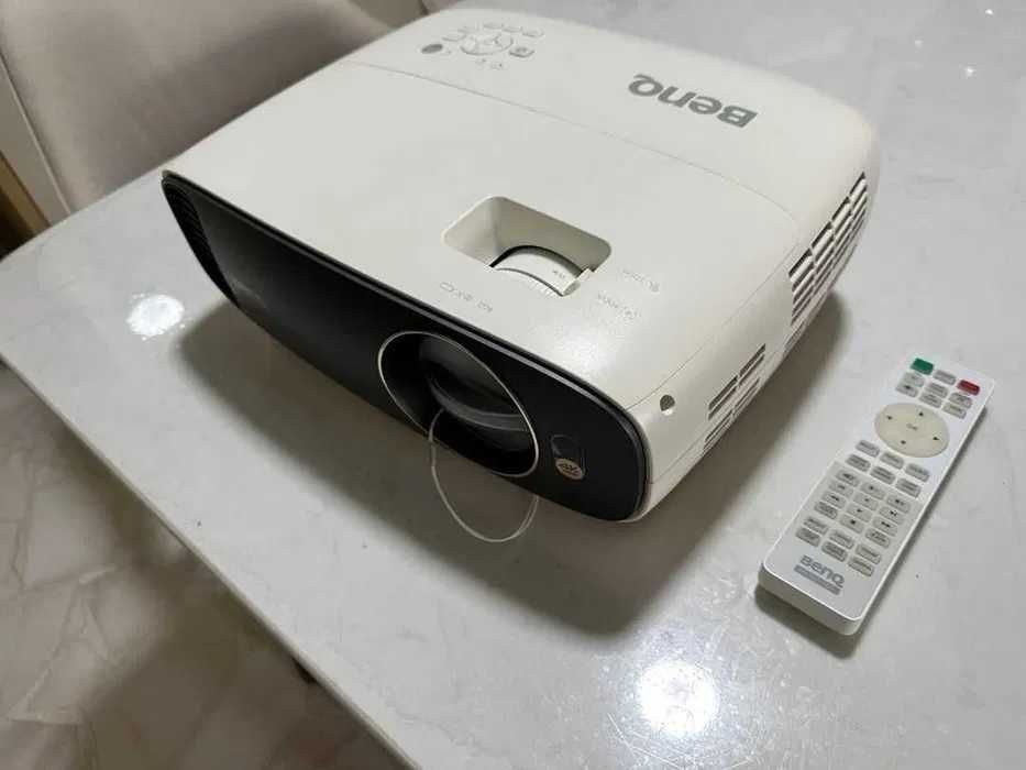 Projector Benq W1700 4K HDR como novo