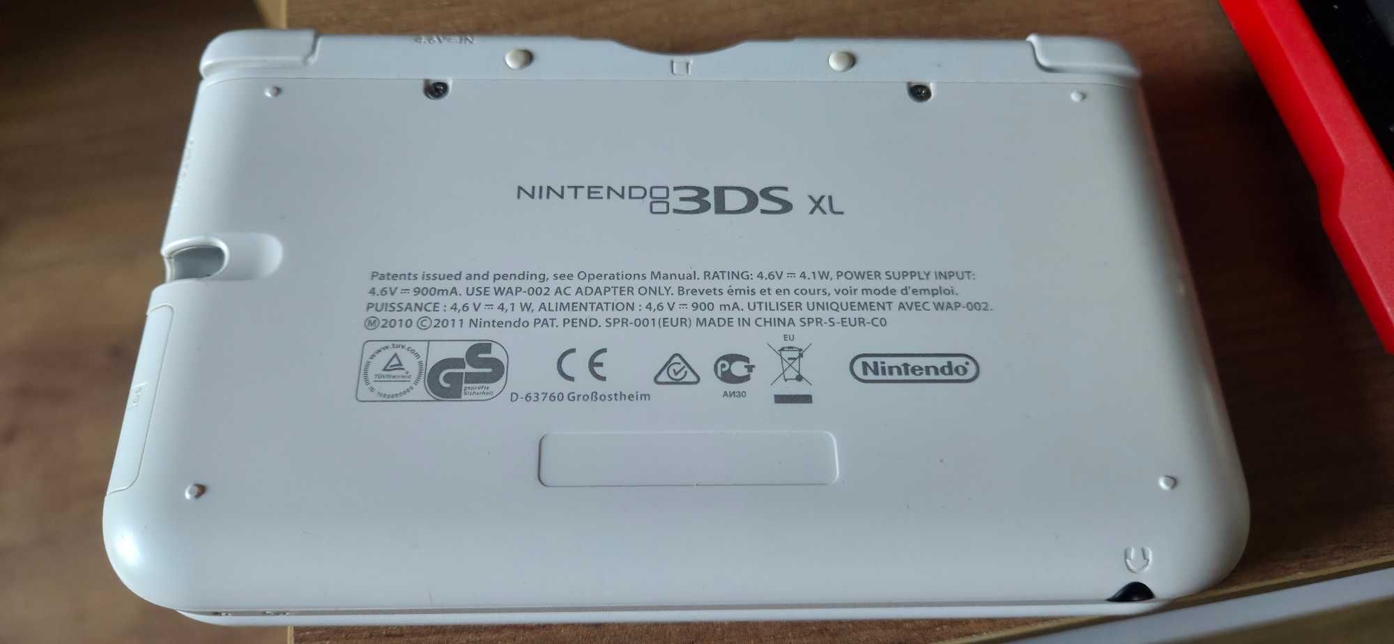 Nintendo 3DS XL CWF biały