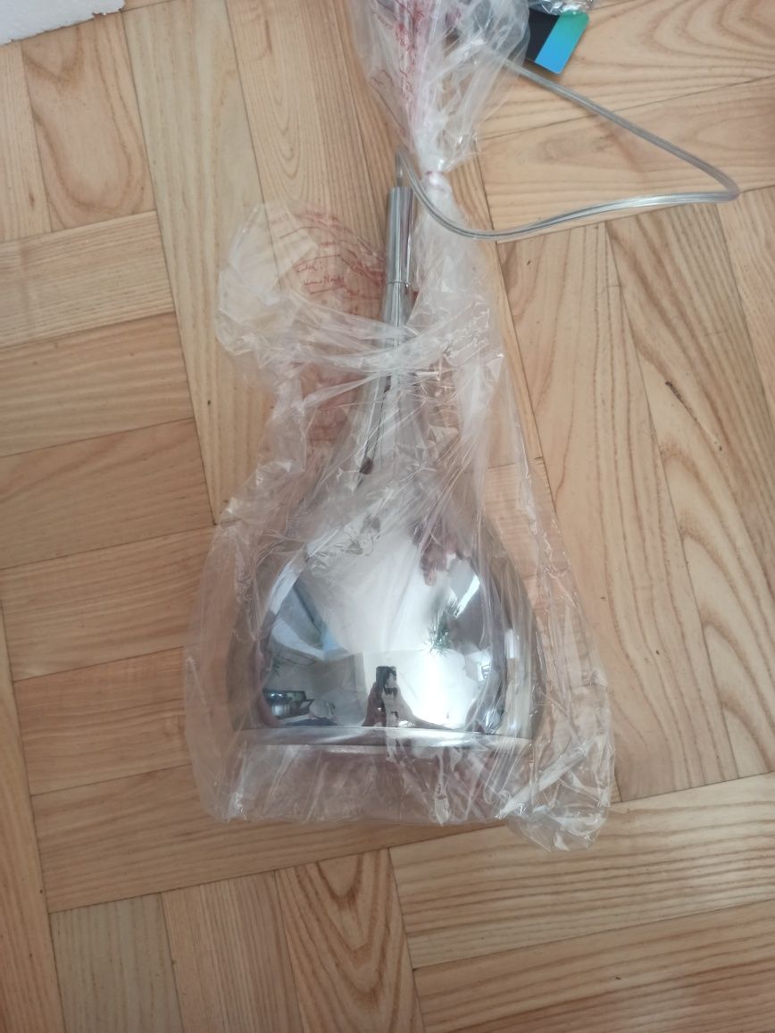 Lampa zwisająca.