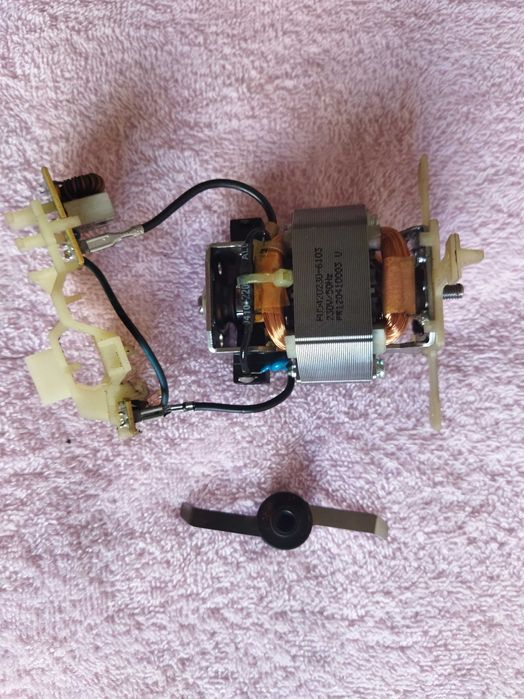 Кофемолка Bosch МКМ 6003 180W,Tefal GT300(запчасти).