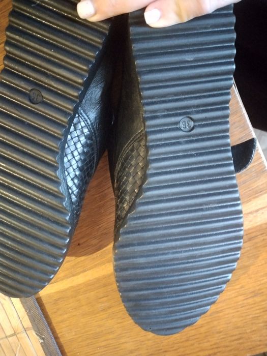 Весняні черевики,36 р.під зміїну шкіру