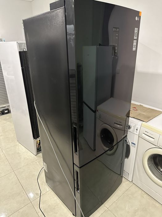 Холодильник LG 70 см ширини No Frost be2929