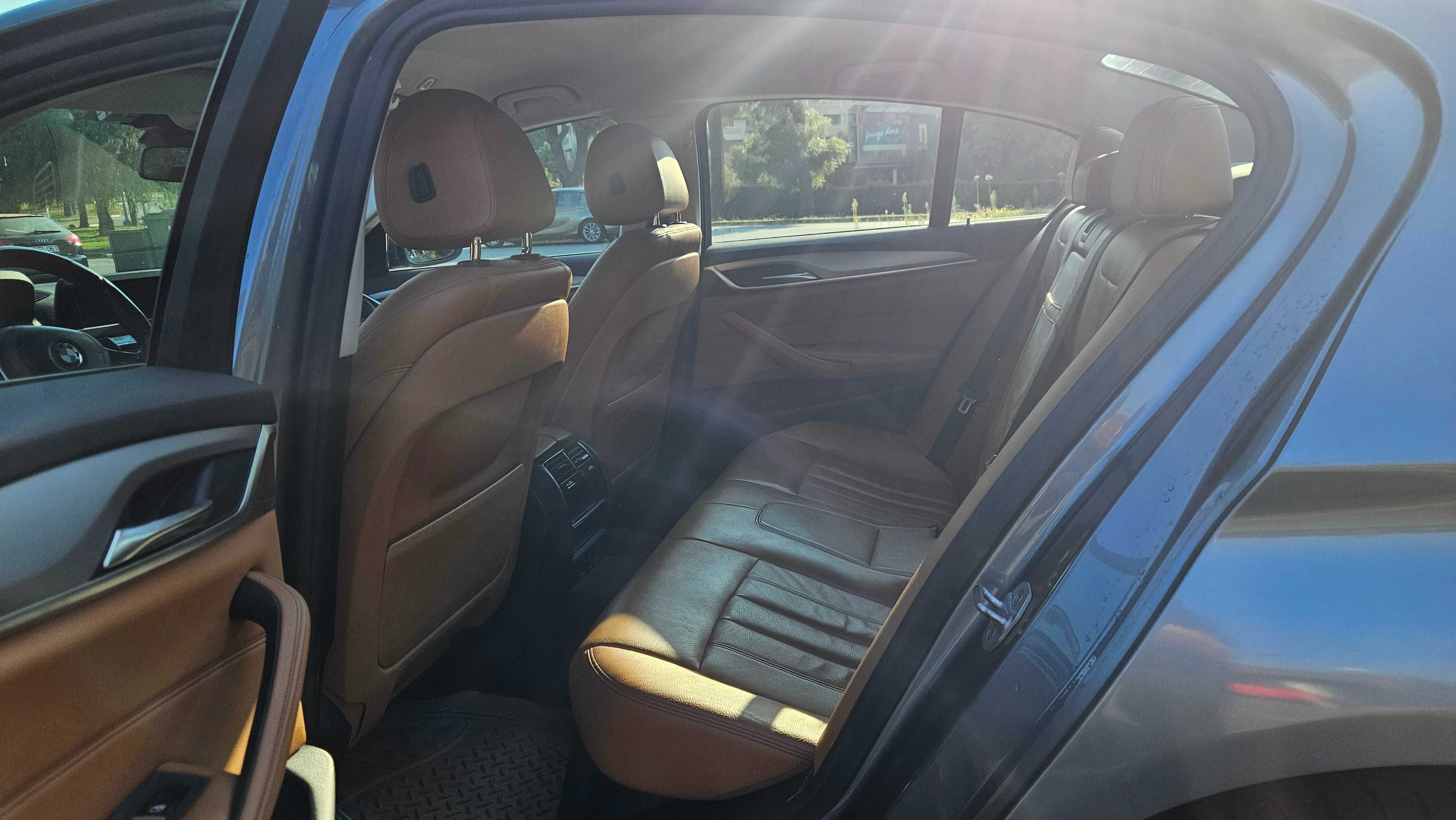 BMW 530e 2018 com IVA dedutível