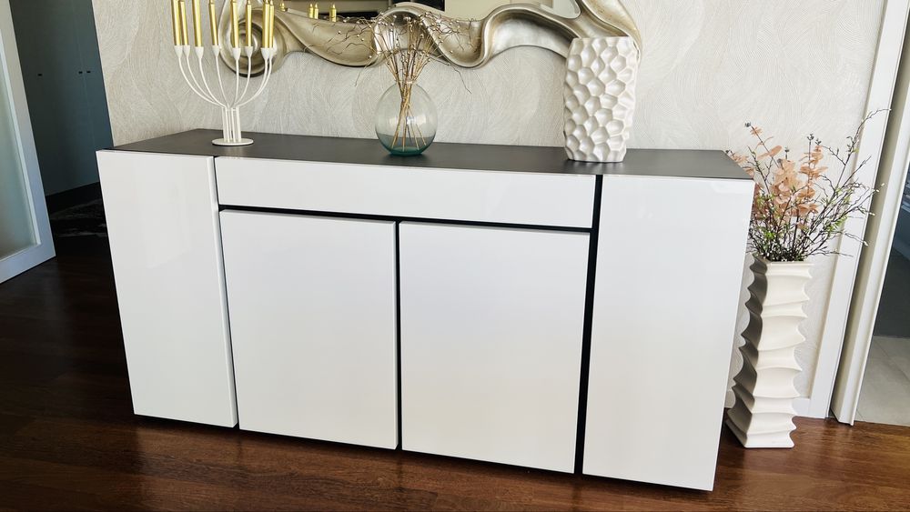 Vendo moderno aparador de sala jantar