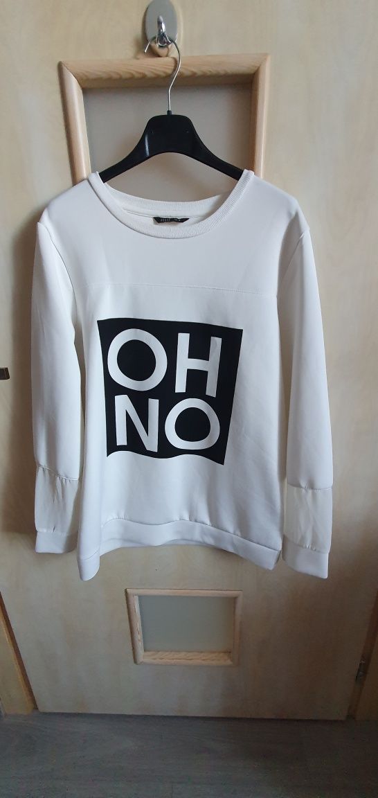Bluza z nietypowymi rękawami