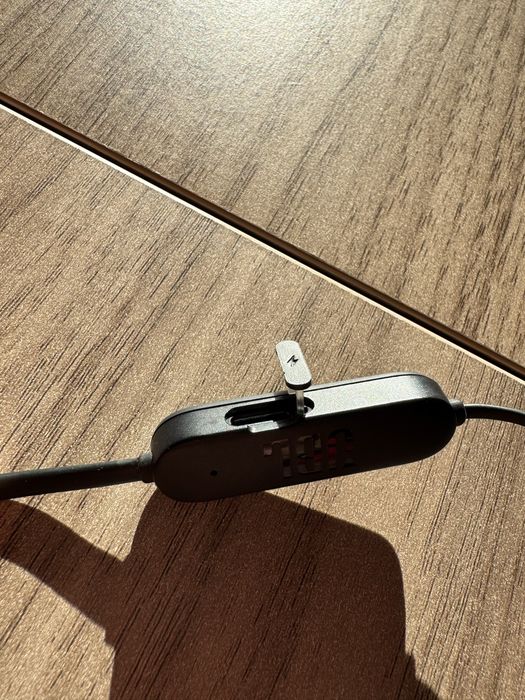 Auriculares JBL Tune 215BT