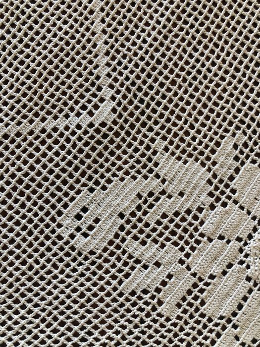 Toalha para mesa em crochet, feita à mão nos anos 70. Algodão