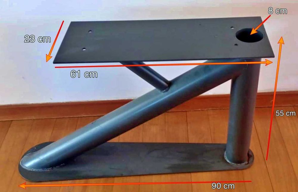 Estrutura metálica+madeira para equipamento técnico