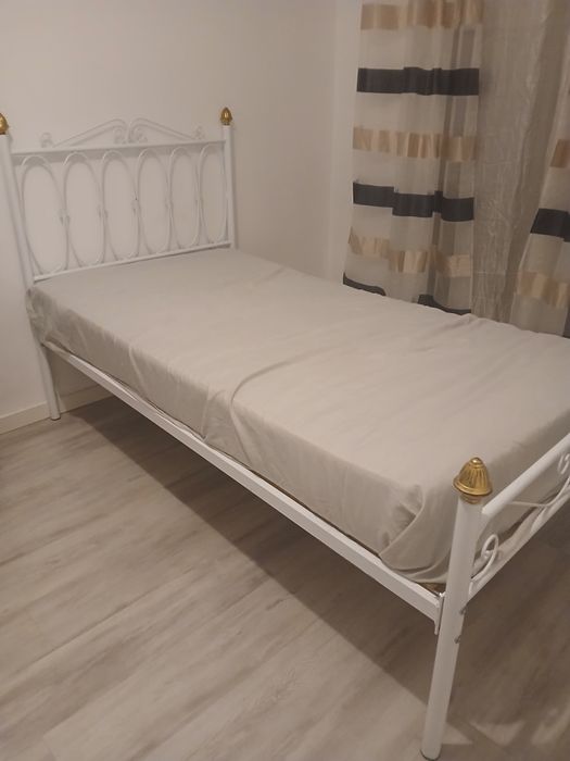 Quarto Para Alugar- Casal ou Senhoras