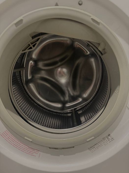 Продам пральну машинку Electrolux в гарному стані.