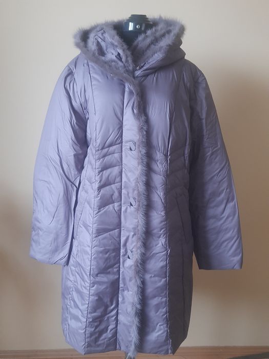 Жіночий зимовий пуховик