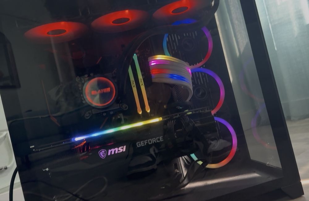 Torre gamer em perfeito estado