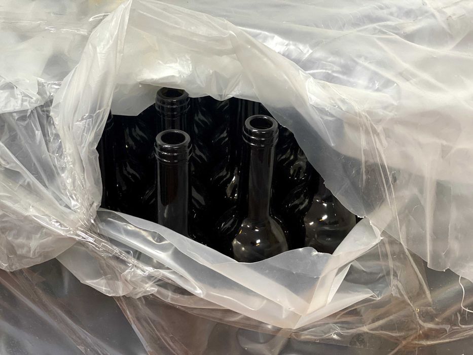 450 garrafas de vinho: novas. grátis para quem os puder transportar
