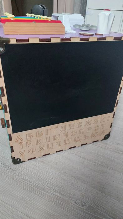 Бізікуб для малят