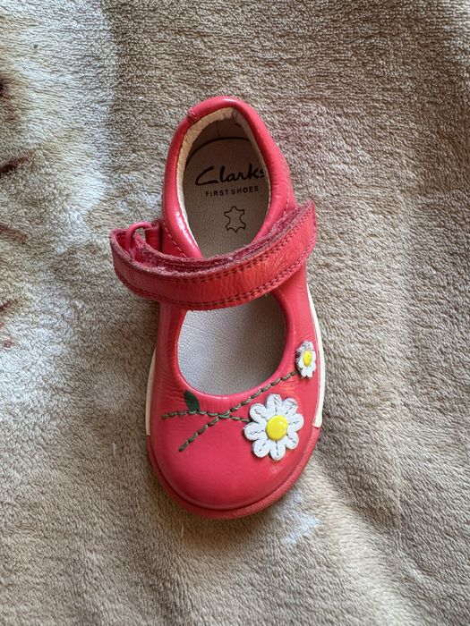 Взуття clarks,дівчачі,мегазручні,повністю шкіряні,для перших кроків