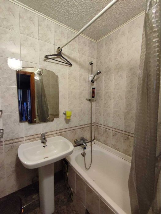 2-к. Русанівка, вул. Ентузіастів з видом на канал