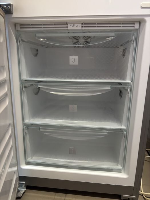 Холодильник Liebherr CNPsl3503