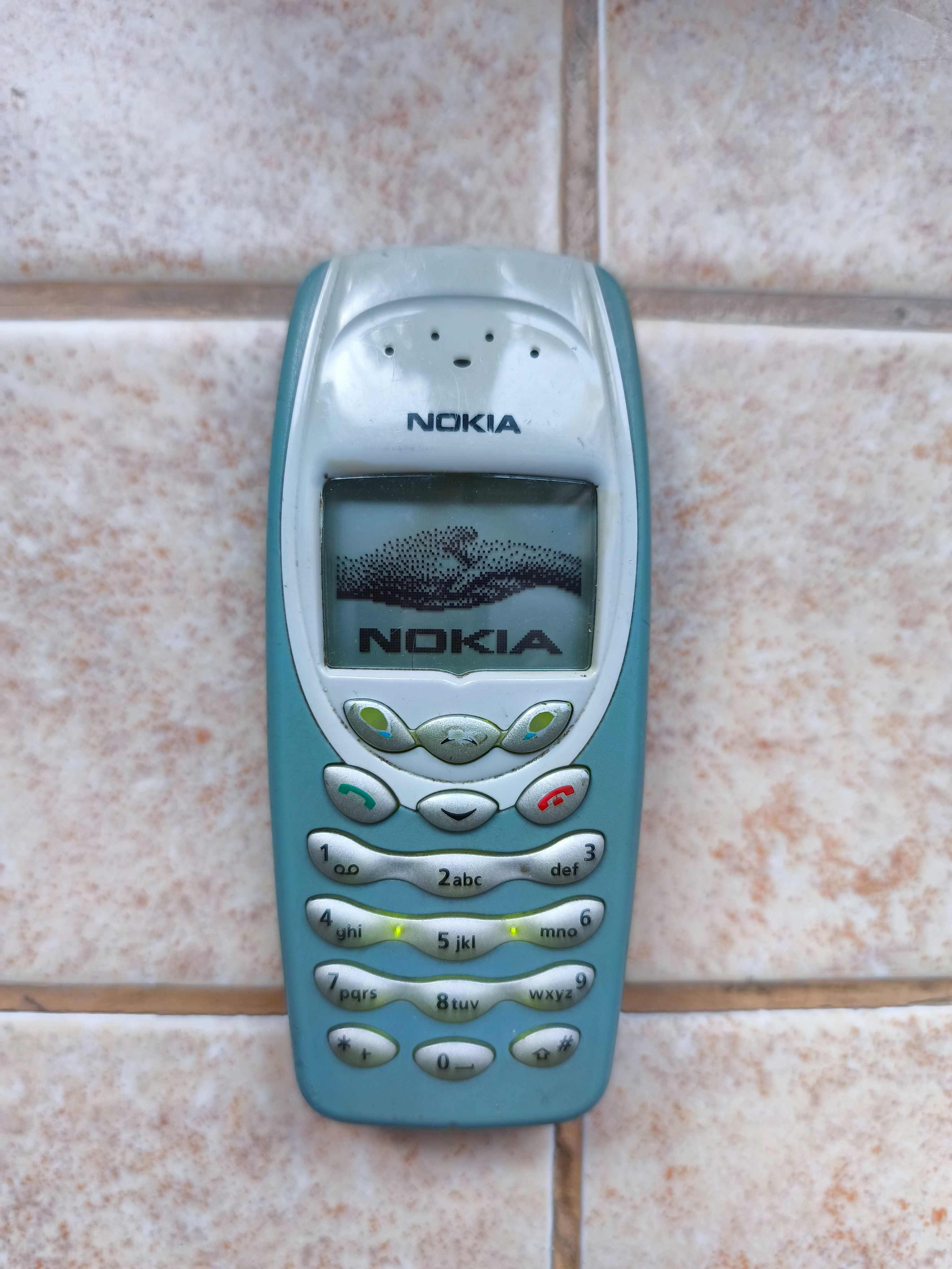 Nokia 3410 z dodatkową obudową