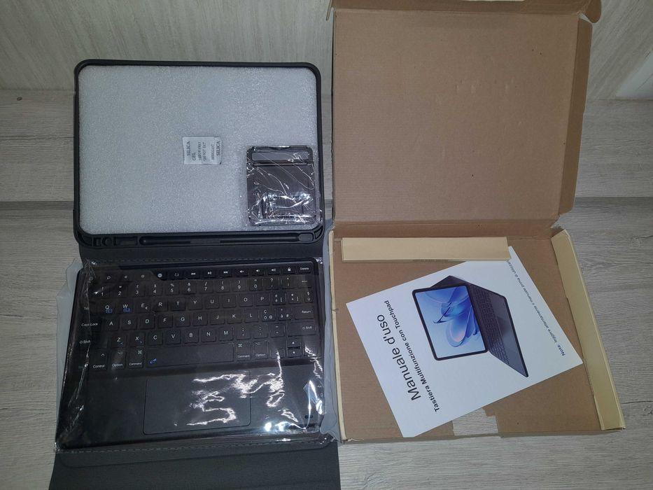 Etui ochronne do iPada 10,2" 7/8 i 9 gen z klawiaturą Bluetooth