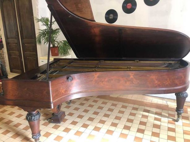 Piano de cauda Pleyel 250cm
