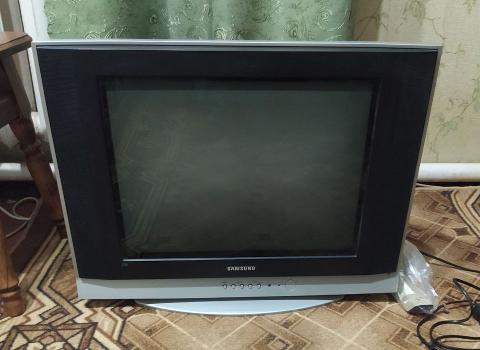 Продаю телевізор Samsung