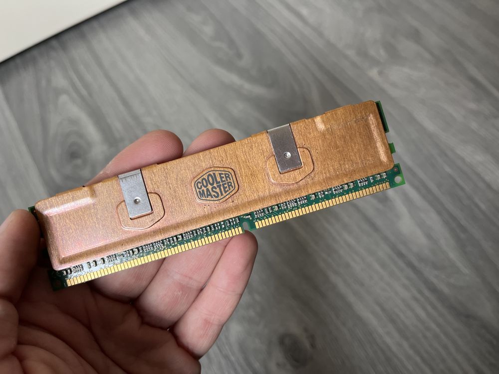 Оперативка DDR 1