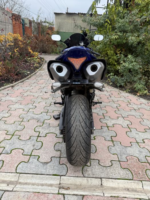 Yamaha R1 crossplane розмитнена