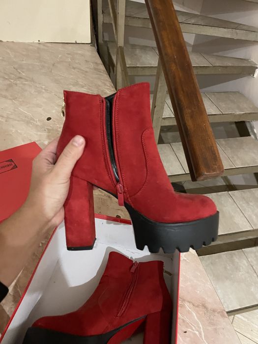 Замшеві ботінки