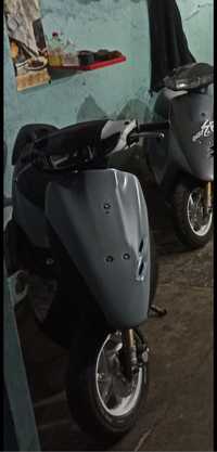 Honda dio 35 ZX.