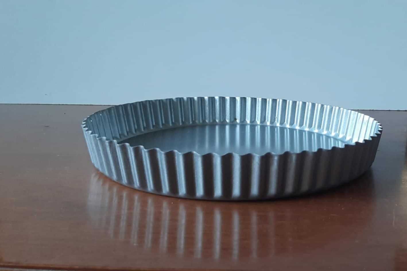 Metalowa forma foremka do tarty ciasta z wyjmowanym dnem średnica 25cm