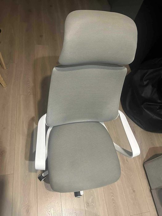 Fotel biurowy do pracy - szary