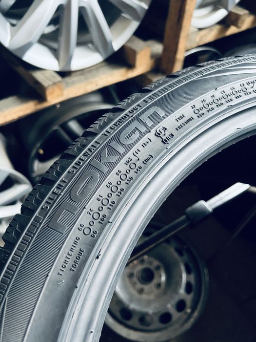Шини Резина Зимові 23Рік 235 40 19 Nokian WR A4  2шт