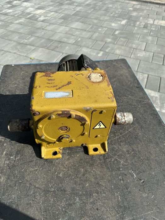 Motoreduktor 0,45kW 5 obr/min reduktor przekładnia do szklarni tracker