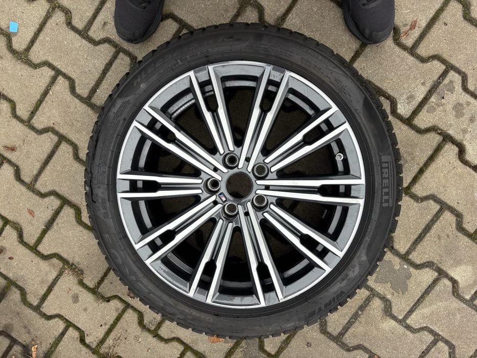 Opona zimowa Pirelli WINTER SOTTOZERO 3 225/45R18 98H FR 2024R 7.7mm