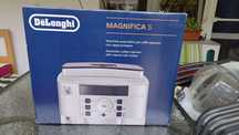 Express do kawy DeLonghi Magnifica S ECAM 12.123B