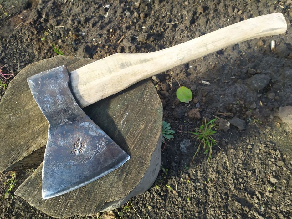 Хозяйственный инвентарь топор Ижсталь  СССР