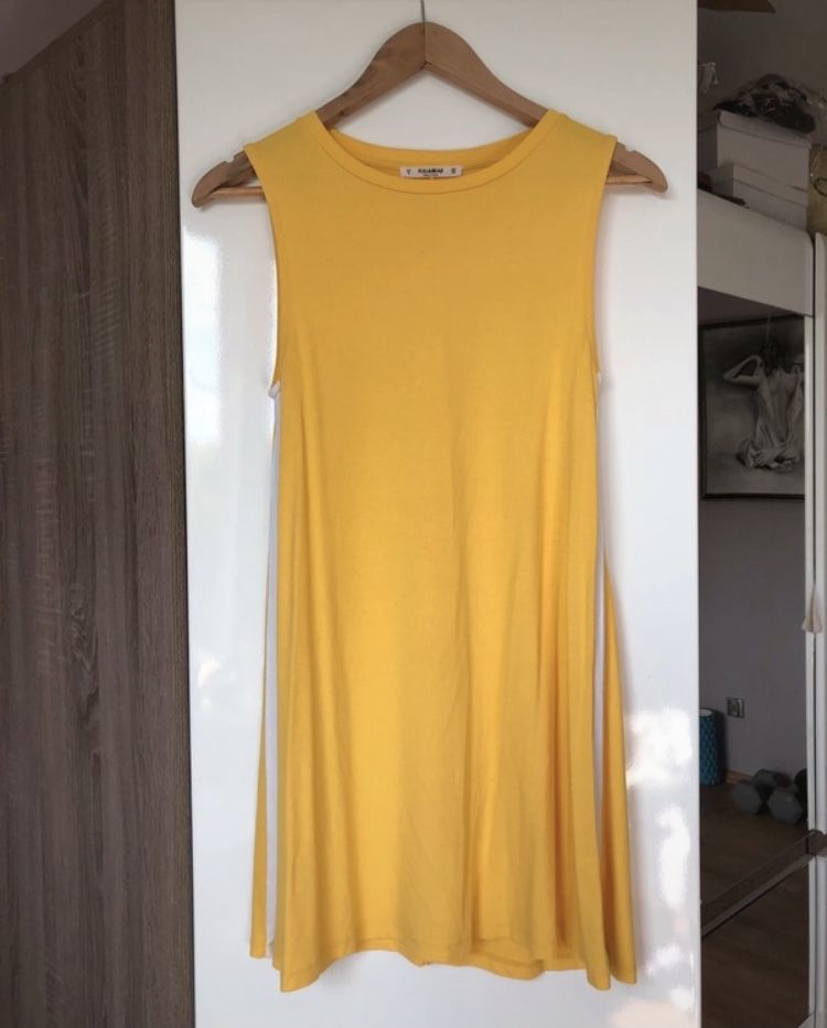 Żółta sukienka Pull&Bear