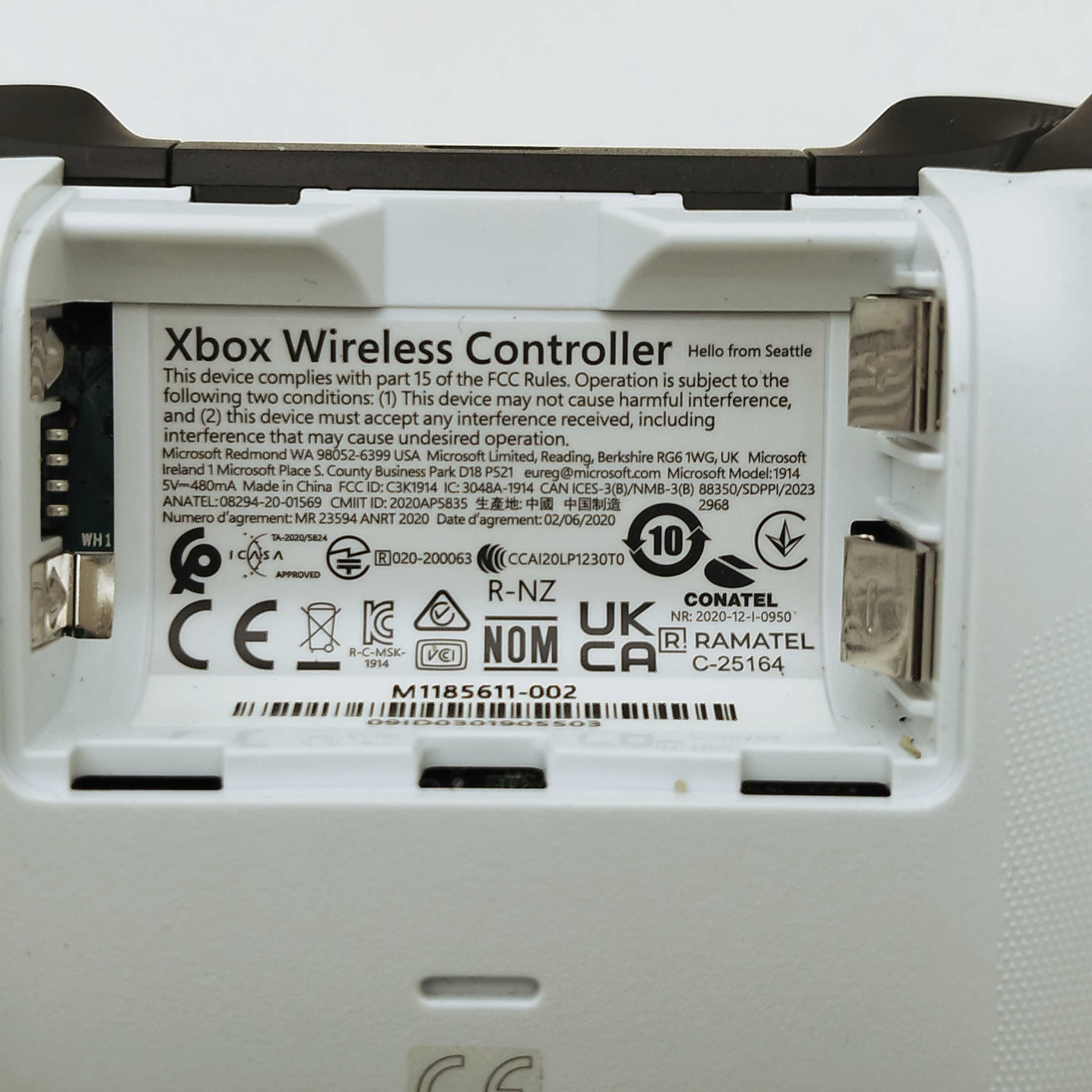Pad bezprzewodowy do konsoli Microsoft Xbox One fiolet 768/25/psz