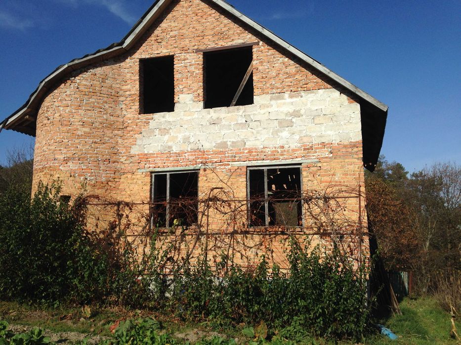 Дача з недобудованим будинком в Рокитне