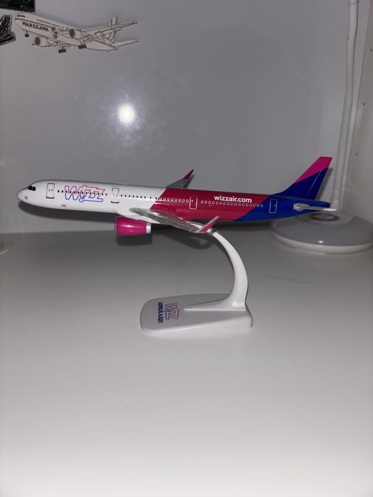 Model WizzAir Airbus A321 skala 1:200